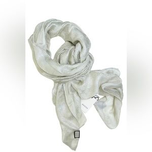 NEW GUCCI SILVER LUREX SILK GG PRINT SHAWL WRAP/SCARF NWT